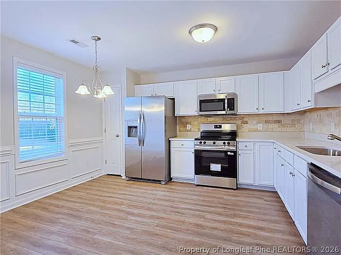 204 Feathers Ln — Photo 12