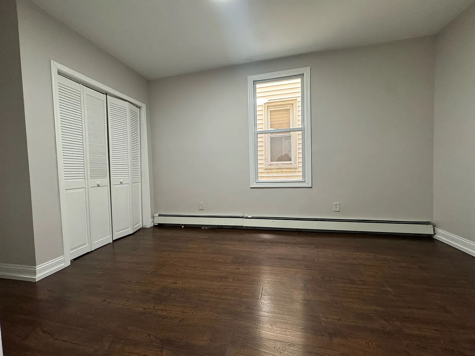 3 bed, 1000 sqft, $2,350 — Photo 2