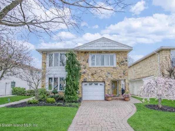 132 Forest St, Staten Island, NY 10314