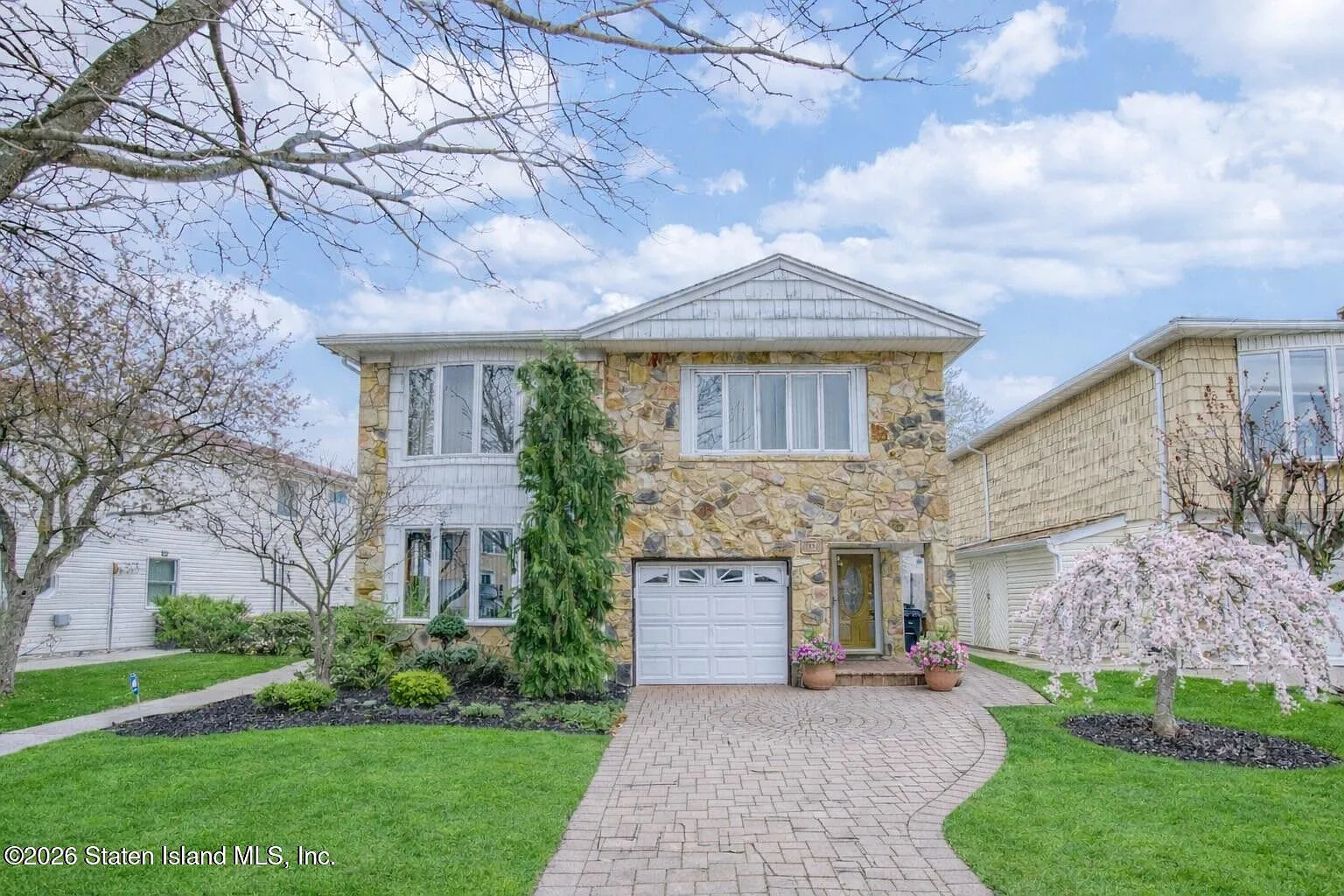 132 Forest St photo 1