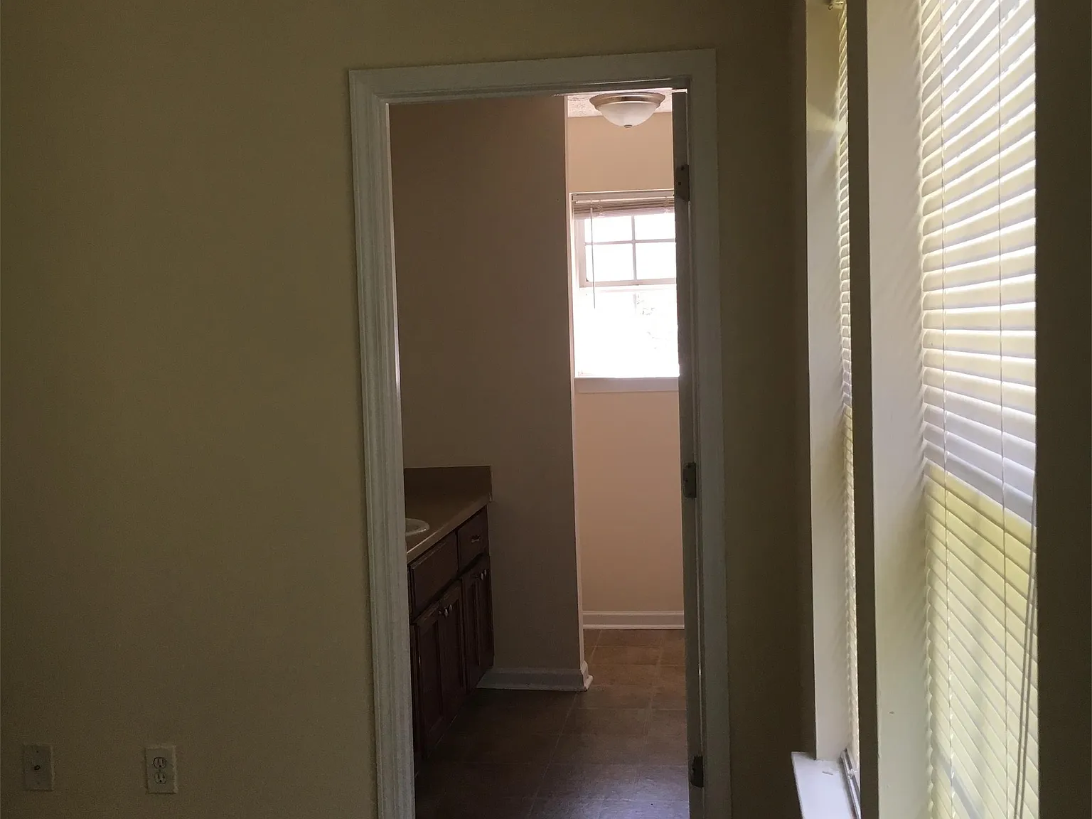 1117 W Broad St - 1 — Photo 2
