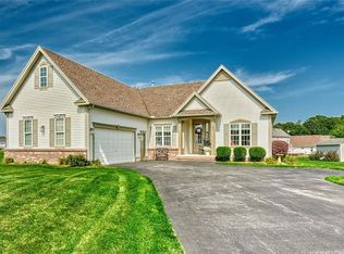 40 Arborway Ln, Rochester, NY 14612