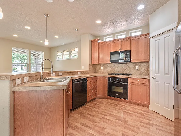 16928 SW 136th Ave — Photo 11