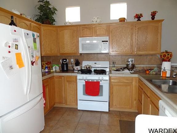 4th image of 2704 Desert Flowers Dr