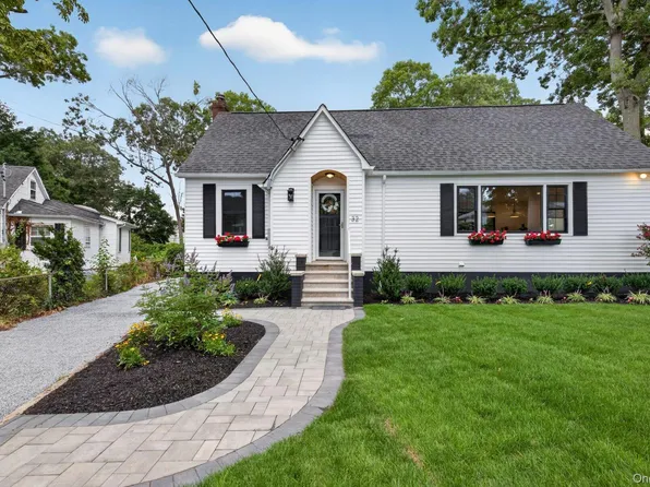 32 Horton Drive, Huntington, NY 11746