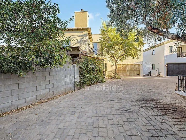 304 S Wilson St — Photo 2
