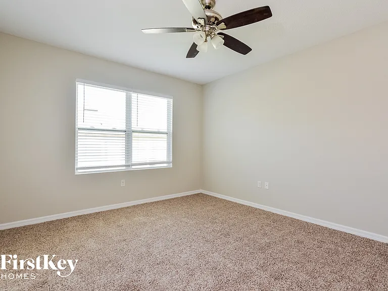 915 Freedom Blvd — Photo 11