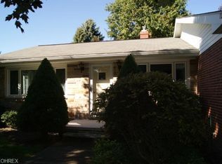 611 N Azalea Blvd, Barberton, OH