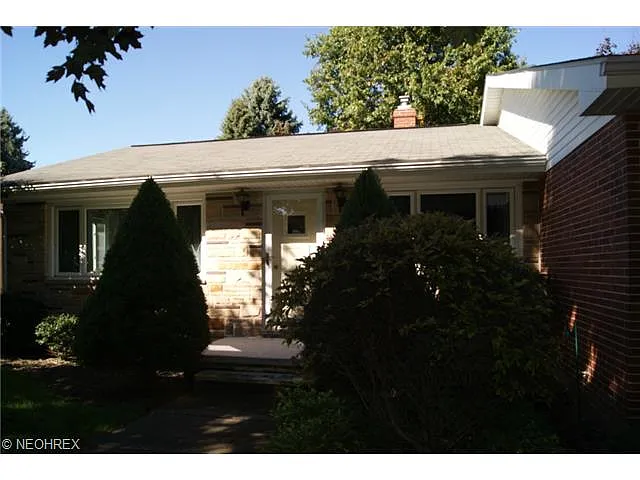 611 N Azalea Blvd photo 1