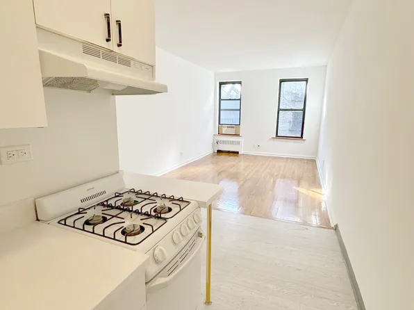 230 East 75th Street image 3 of 11