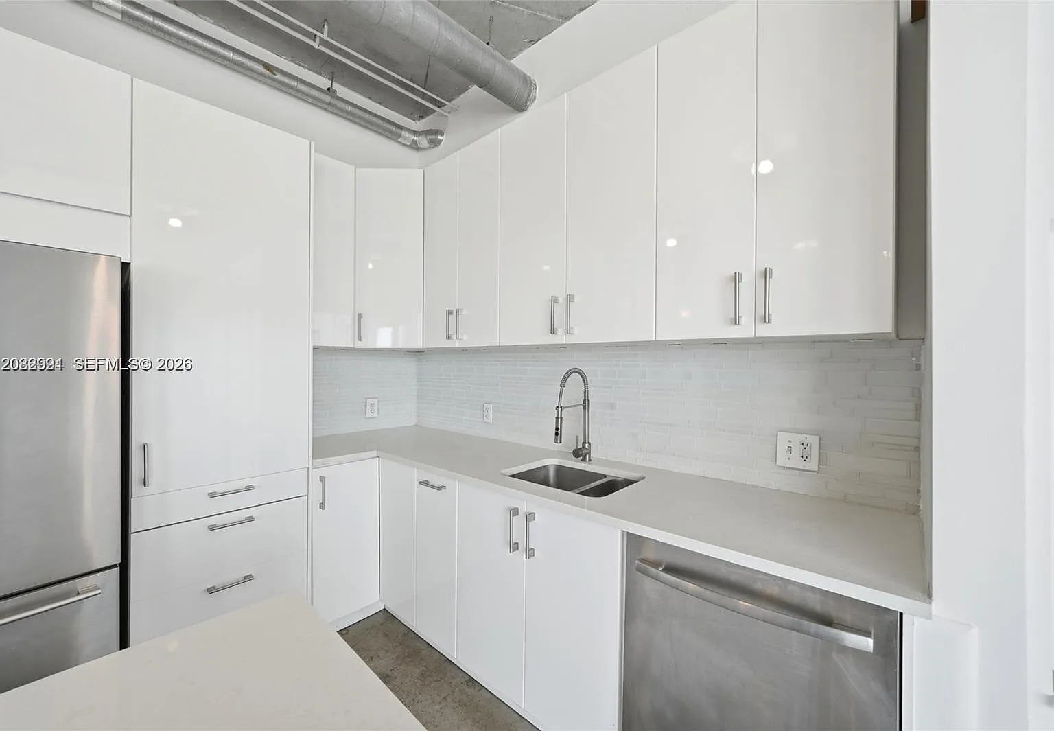 Neo Condo — Photo 4