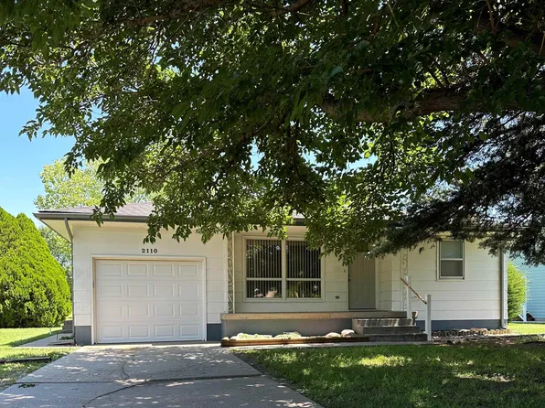 2110 Canterbury Dr, Hays, KS 67601
