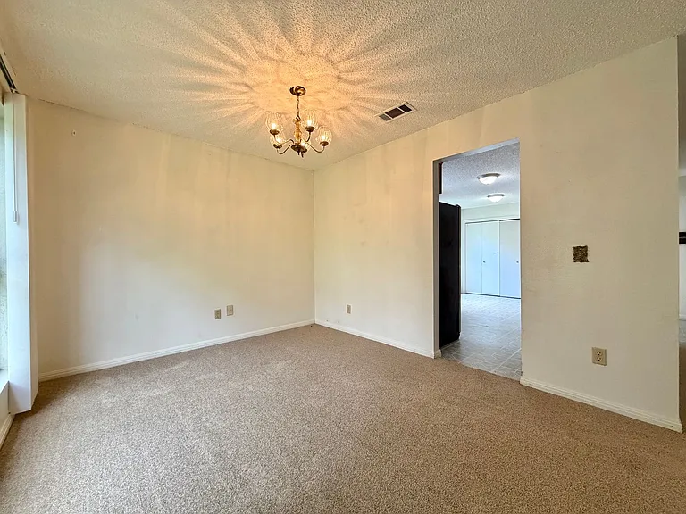 2110 Warfield Way — Photo 14