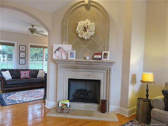 4th image of 104 Kendallwood Dr