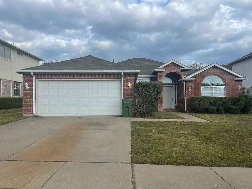 7709 Amsterdam Ln
