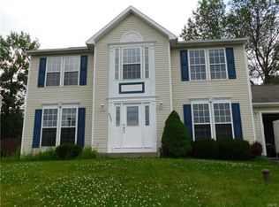 8245 Dampier Cir, Liverpool, NY 13090