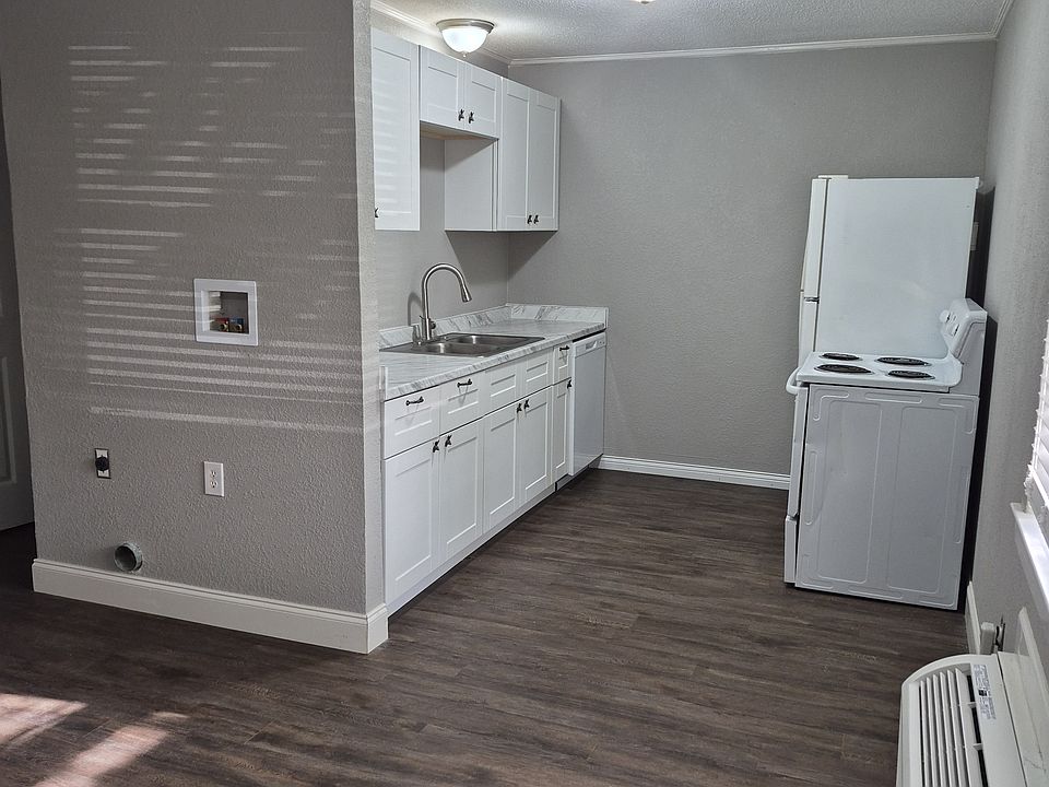 1st image of 200 4th St Unit 6