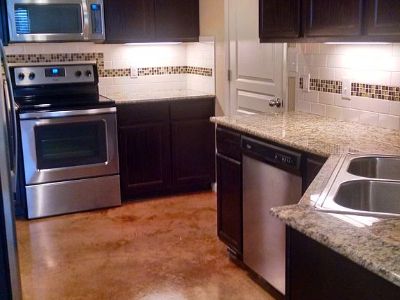 4th image of 2101 Pinckney Ct APT A