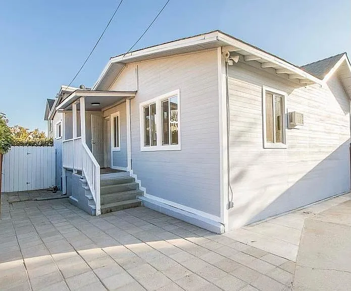 515 Cypress Ave — Photo 9