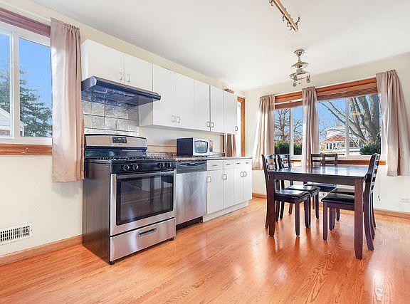 4th image of 4109 Stillwell Pl