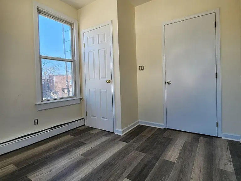 431 Madison Ave — Photo 4