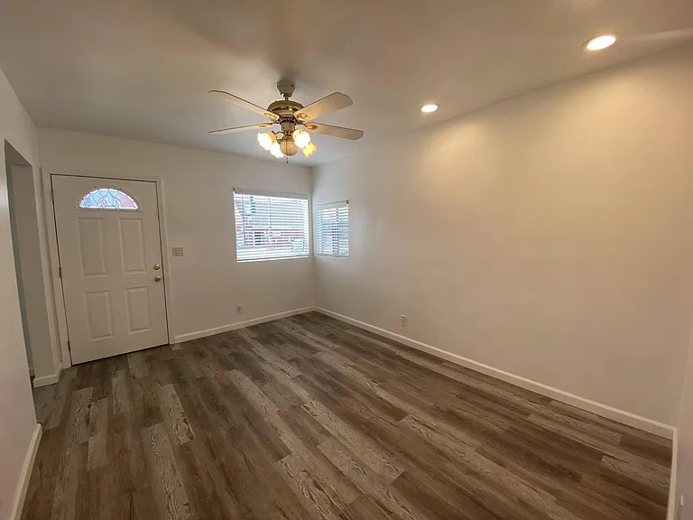 748 Washington Blvd #A — Photo 2
