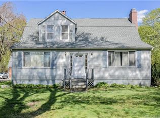 934 Daniels Farm Rd, Trumbull, CT 06611