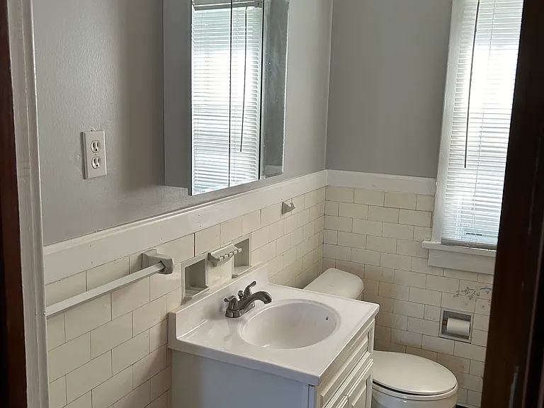155 Roesch Ave #2 — Photo 2