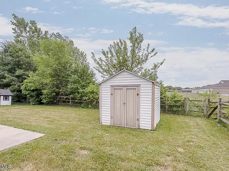 411 Waybridge Rd — Photo 29