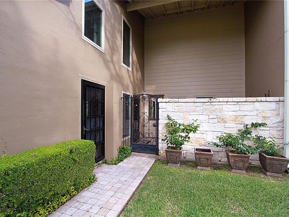 3rd image of 220 Lido St