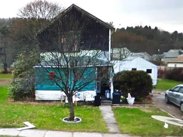 63 Seneca St, Wellsville, NY 14895