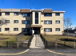 9629 Brandy Ct APT 7, Des Plaines, IL 60016