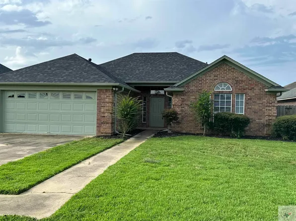 1302 Arnold Ln, Texarkana, TX 75503