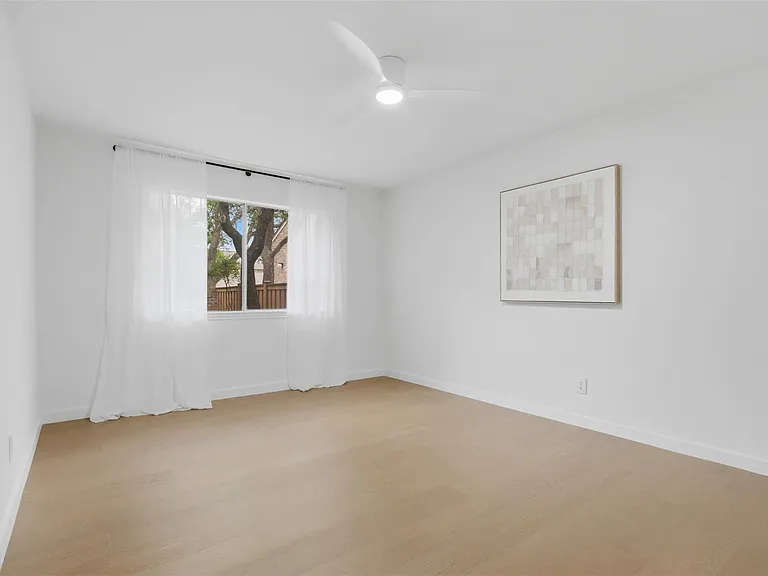8300 Summer Place Dr — Photo 10