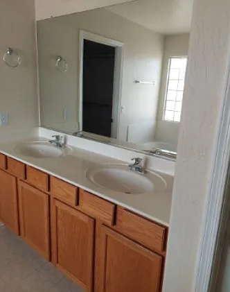 6 bed, 2700 sqft, $2,250 — Photo 3