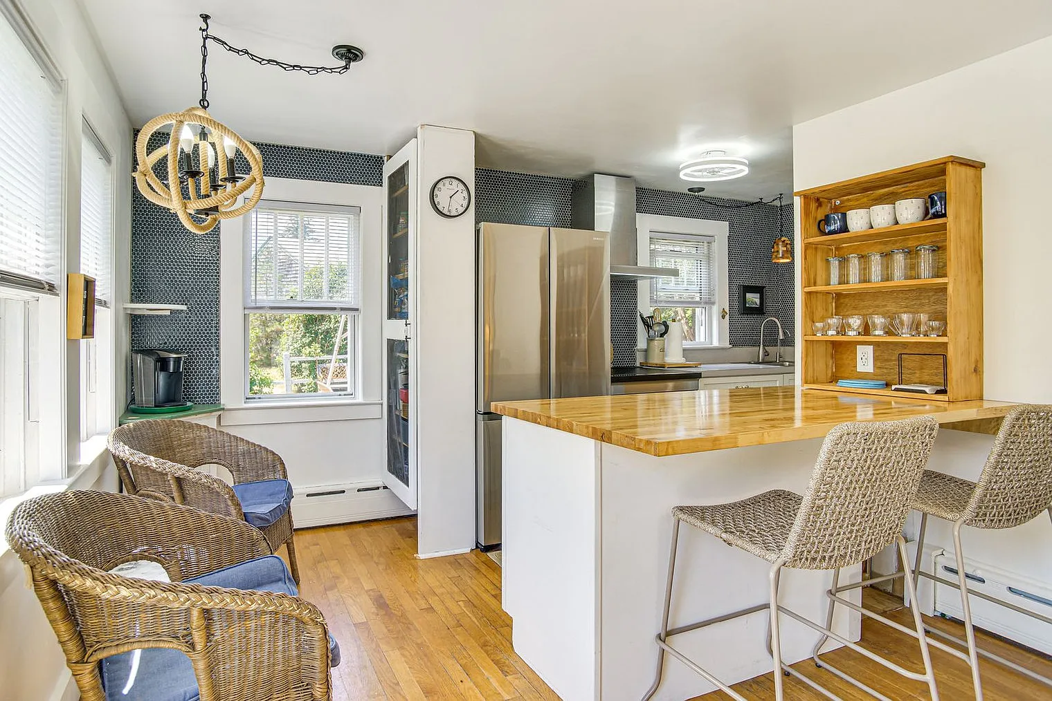 3 bed, 1.0 bath, 1496 sqft, $6,444 — Photo 4