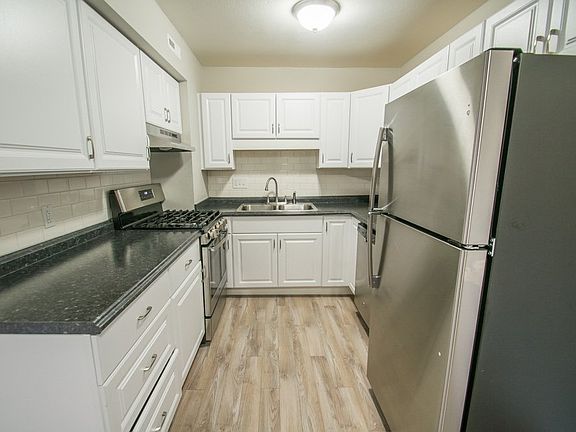 Kitchen Unit 17