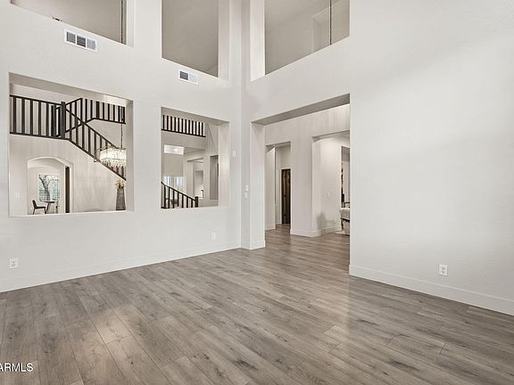 5th image of 40207 N Hickok Trl