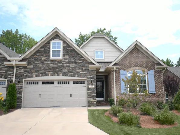 2400 Friedberg Village Dr, Winston Salem, NC 27127