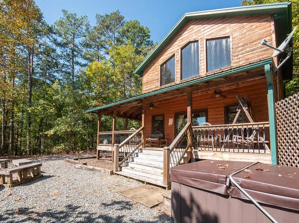 303 Almond Boat Park Rd, Bryson City, NC 28713