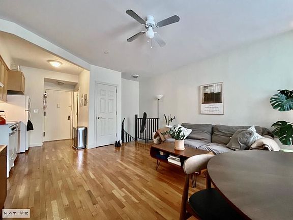 3rd image of 940 Lorimer St APT 1A