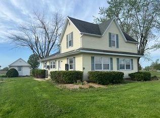 308 W 3rd St, Kinmundy, IL