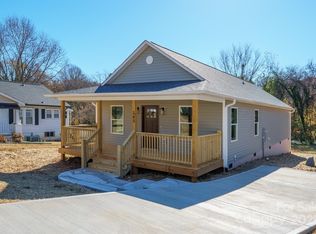 503 W 12th St, Newton, NC 28658