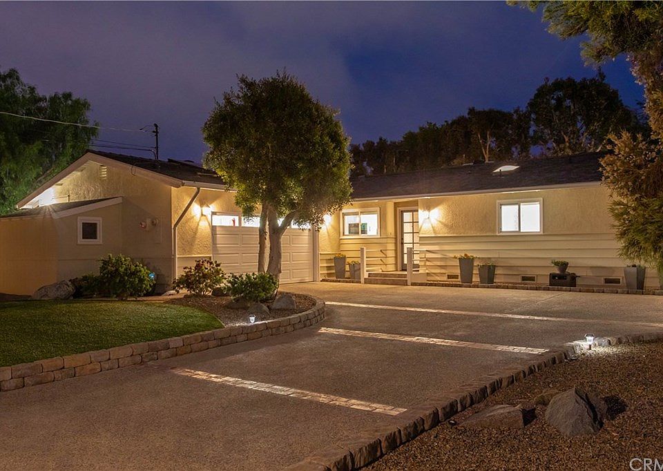2nd image of 1137 Portola St