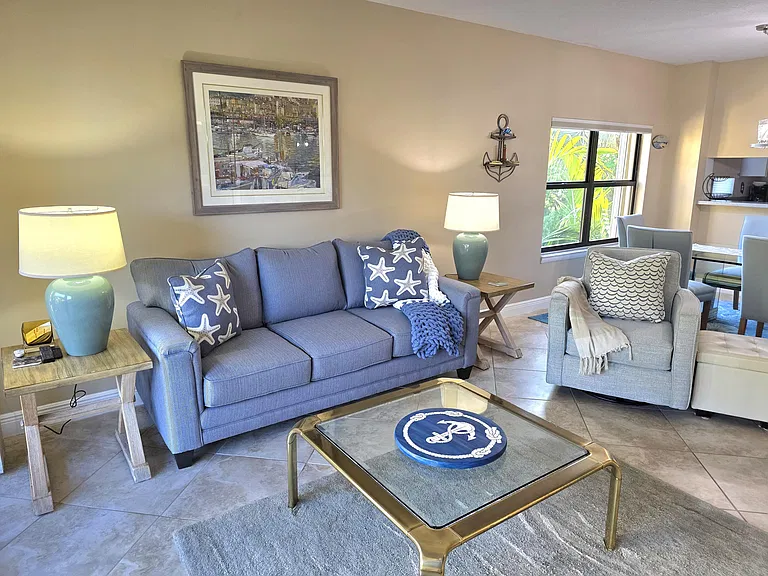 300 Uno Lago Dr #305 — Photo 5