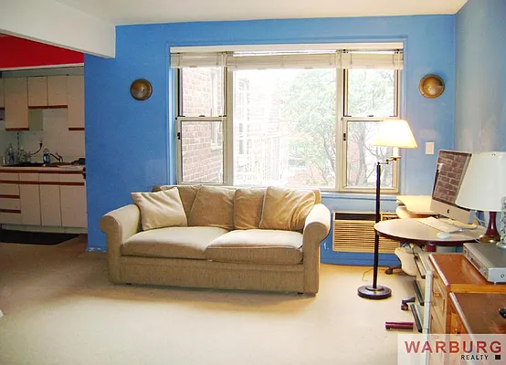 Sold by Warburg | media 18