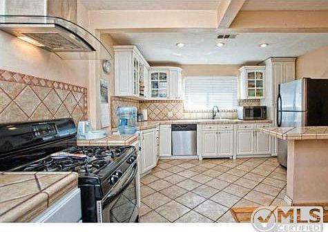 3rd image of 6249 Whitsett Ave
