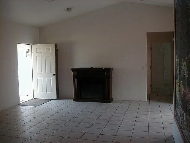 2440 E Calle Bacardi — Photo 9