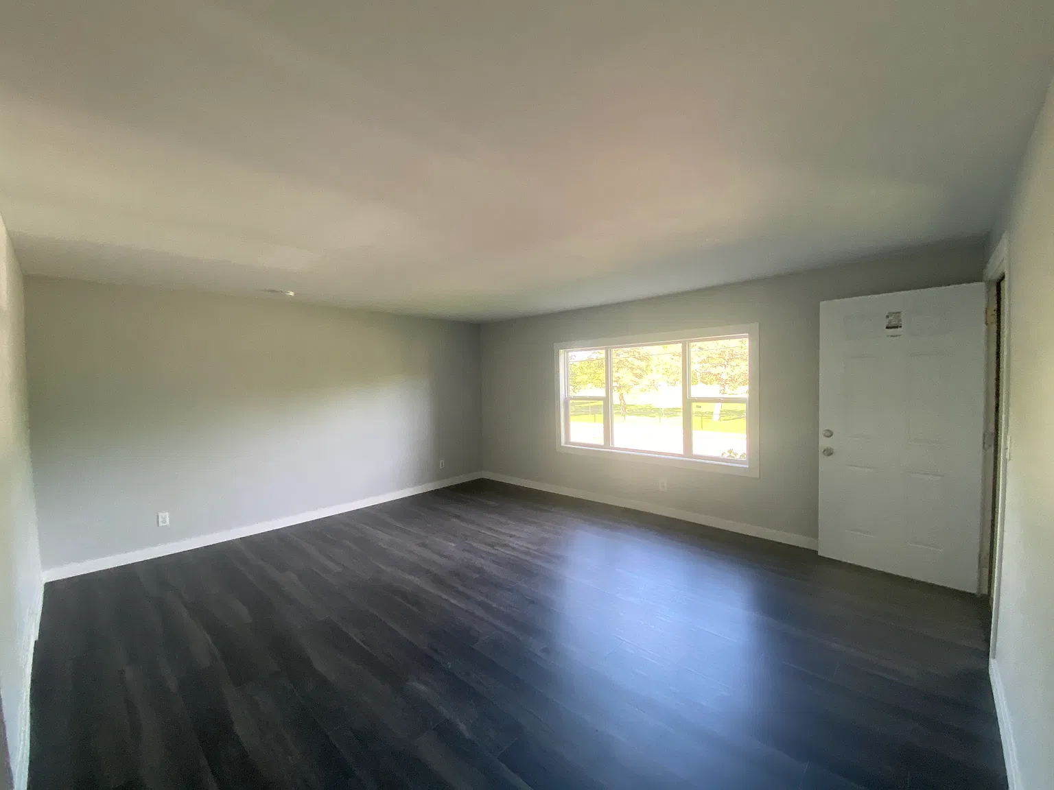 3 bed, 1160 sqft, $2,000 — Photo 3