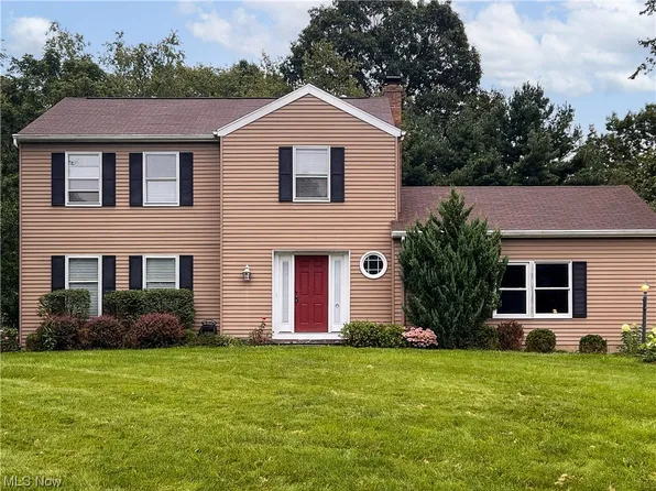411 Misty Ln, Akron, OH 44321